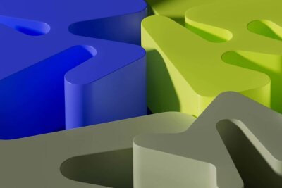 Abstrakte former i grønn, blå, hvit og grå som står i ulik høyde